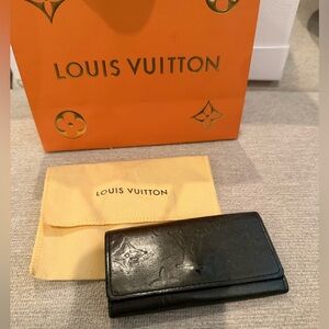🩶 Authentic Louis Vuitton Graphite Metallic Key Pouch Men’s Line Vintage w/ Wear